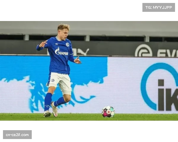 赛前最后一练，沙尔克04重点加练防守对方近角快速战术角球